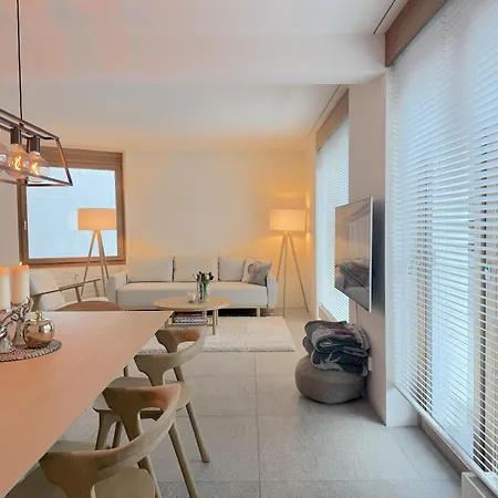 Downtown Luxury With View