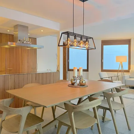 Downtown Luxury With View *